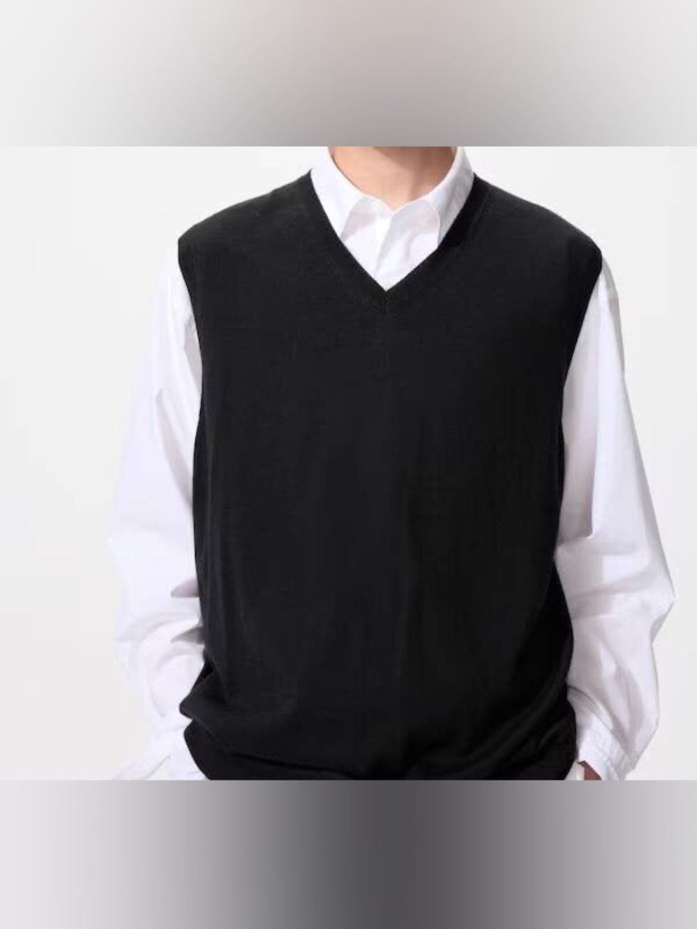 Uniqlo Men's 100% Merino Wool Black V-Neck Sweater Vest Size XS